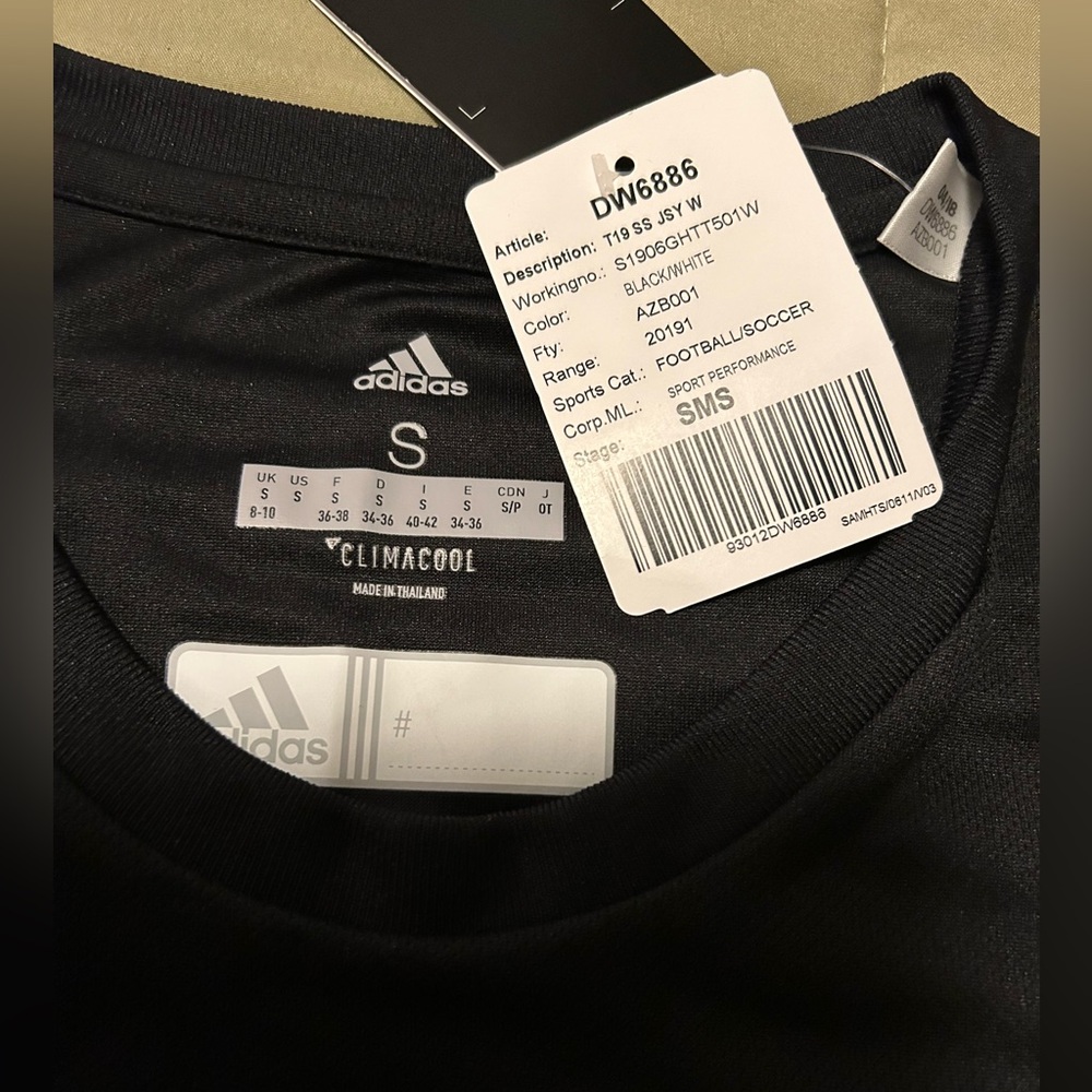 Adidas shirt - Picture 3 of 3